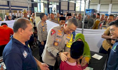 Polda-Jatim-Gelar-Bakti-Sosial-dan-Pengobatan-Gratis-di-Madura,-PCNU-Sampang-Beri-Apresiasi