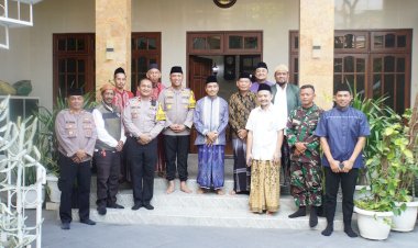 Kapolresta-Sidoarjo-dengan-Tokoh-MUI-Sidoarjo,-Bahas-Pemilu-Damai