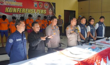 Polresta-Sidoarjo-Berhasil-Amankan-10-Orang-Anggota-Gangster-Konvoi-Bersajam