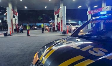 Polres-Tulungagung-Intensif-Melakukan-Patroli-di-SPBU-Jelang-Mudik-Lebaran-Pastikan-Ketersediaan-BBM
