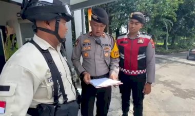 Wujudkan-Mudik-Ceria-Penuh-Makna-Polisi-di-Kota-Malang-Rutin-Patroli-Rumah-Kosong