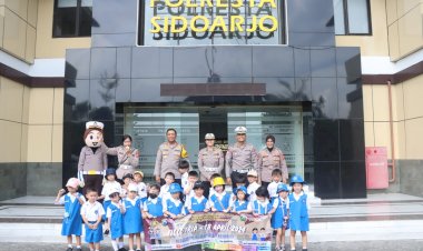 Kapolresta-Sidoarjo-Sambut-Hangat-Kunjungan-Pelajar-TK
