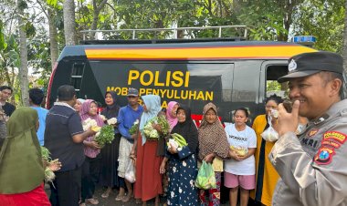 Mobil-Sayur-Kamtibmas-Polresta-Banyuwangi-Jadi-Sarana-Cooling-System-Pilkada-2024-Sambil-Berbagi