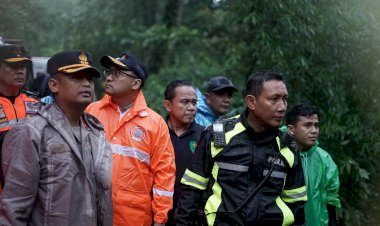 Cuaca-tidak-mendukung,-Polisi-dan-Tim-Evakuasi-Sempat-Tunda-Pencarian-Korban-Longsor-di-Pacet