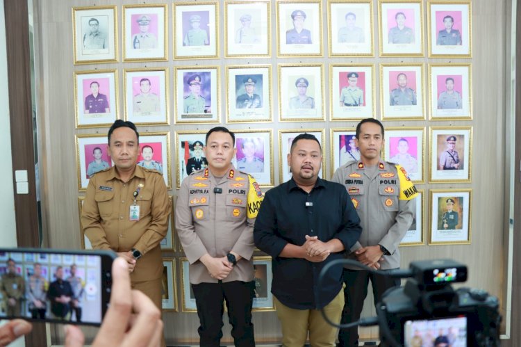 Kunjungi Polres Gresik, Bupati Fandi Akhmad Yani Sampaikan Permohonan Maaf atas Kericuhan Suporter