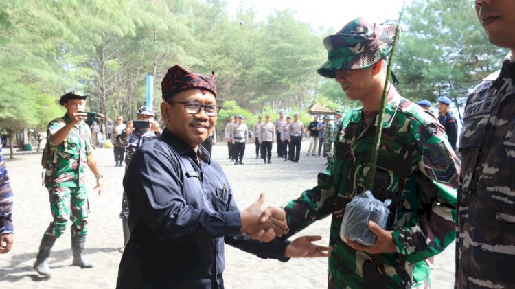 Pemkab Banyuwangi Apresiasi Penanaman 2000 Pohon Mangrove oleh Polri