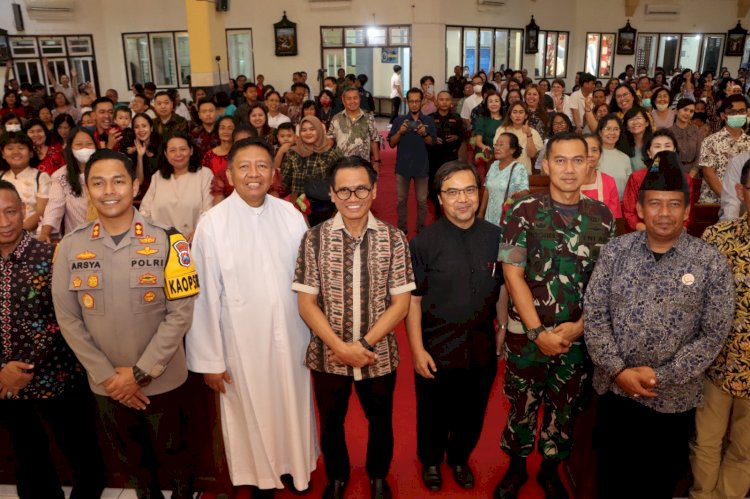 Kapolres Tulungagung Bersama Forkopimda Pantau Sejumlah Gereja, Pastikan Ibadah Malam Natal Kondusif