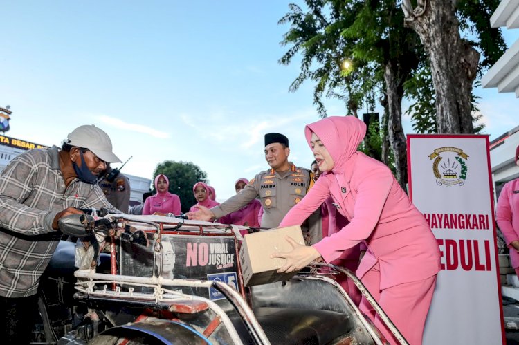 Berbagi Berkah di Bulan Ramadhan, Polrestabes Surabaya Ajak Ratusan Abang Becak Buka Puasa Bersama