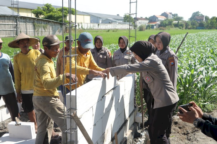 Polres Mojokerto Bangun 2 Sumur Bor Topang Irigasi Lahan Pertanian di Musim Kemarau