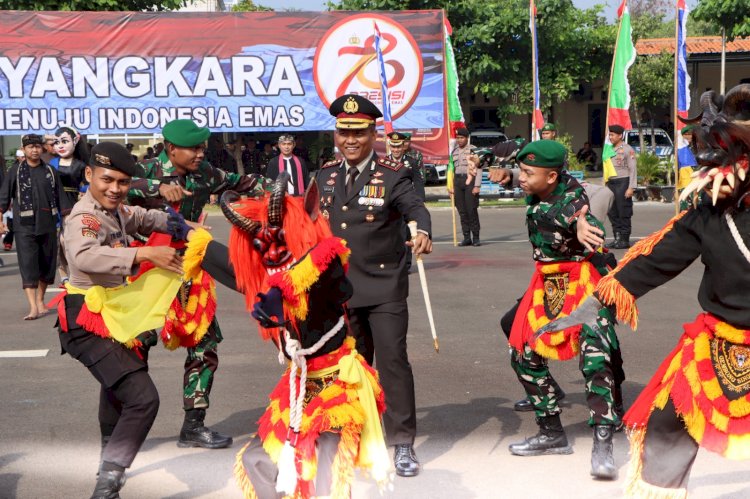 Angkat Kearifan Lokal di Hari Bhayangkara ke-78, Polres Tuban Pentaskan Tarian Thak-thakan