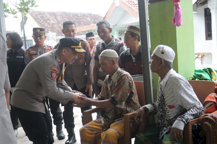 Polres Mojokerto Beri Santunan Duka Kepada Korban Ledakan di Puri