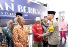 Ramadhan-Berbagi-:-Polres-Tulungagung-Salurkan-Bantuan-Sembako-Untuk-Penggali-Kubur-dan-Bilal-Jenazah