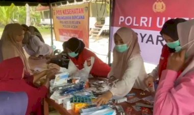 Polri-Hadir-untuk-Kemanusiaan,-Pengungsi-Banjir-di-Bireuen-Terima-Layanan-Kesehatan-Gratis