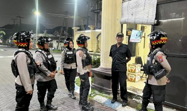Polwan-Polresta-Sidoarjo-Intensifkan-Patroli,-Pastikan-Kamtibmas-Tetap-Kondusif