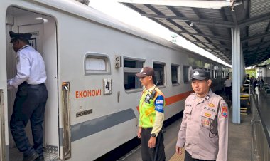 Puncak-Arus-Balik-Lebaran-Polres-Malang-Tingkatkan-Pengamanan-di-Stasiun-dan-Terminal