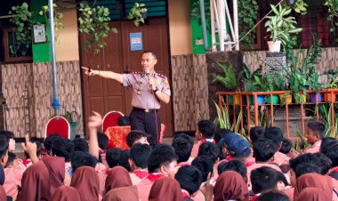 Polresta-Sidoarjo-Ajak-Pelajar-Giat-Belajar-untuk-Cegah-Radikalisme-dan-Bullying