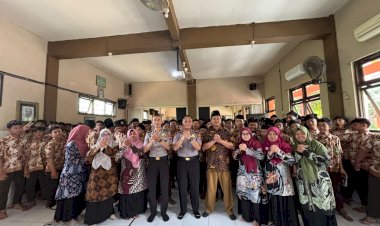 Sidoarjo-Aspirasi-Siswa-Cegah-Bullying-dan-Radikalisme,-Kasat-Binmas-Polresta-Sidoarjo-Edukasi-Pelajar-MTs-YPM-1-Wonoayu