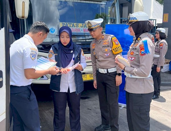 Ops Keselamatan Semeru 2026 Polresta Malang Kota Gelar Ramp Check Bus dan Angkot