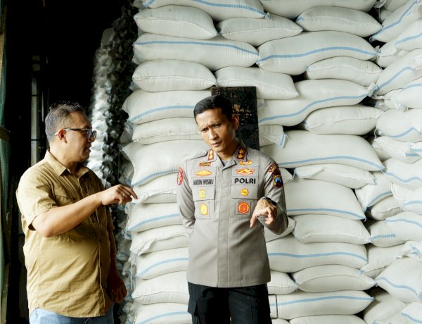 Kapolres Ponorogo Pastikan Keamanan dan Ketersediaan Pangan di Gudang Bulog Cukup
