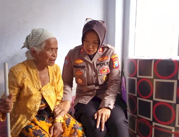 Polri Peduli Polres Lumajang Salurkan Bantuan untuk Lansia Sebatangkara