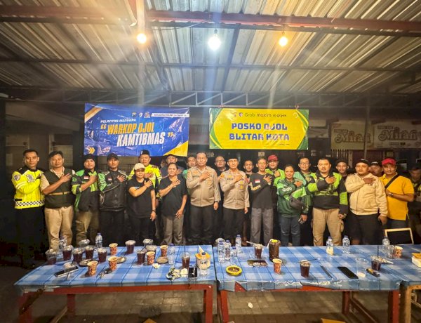 Polres Blitar Kota Gelar Sahur Bersama Komunitas Ojol