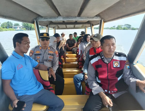 Berikan Rasa Aman, Polisi Siaga di Wisata Bahari Tlocor Selama Libur Lebaran