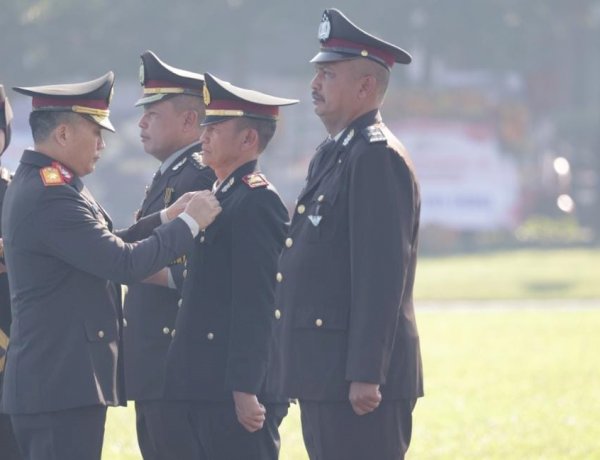 Polda Jatim Gelar Upacara Hari Bhayangkara ke-80 Teguhkan Semangat Polri untuk Masyarakat