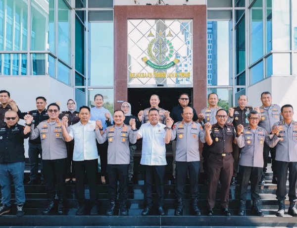 Kapolda Jatim dan Kajati Perkuat Sinergi Penegakan Hukum melalui Semangat Jogo Jatim