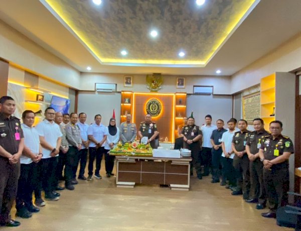 Polresta Sidoarjo Beri Kejutan Hari Bhakti Adhyaksa ke-66, Perkuat Sinergitas Bersama Kejari Sidoarjo