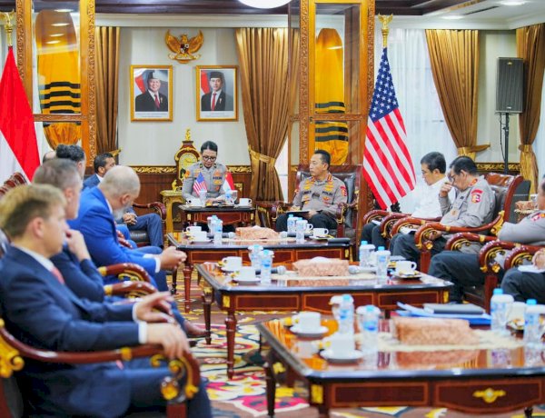 Kapolri Terima Audiensi Direktur FBI, Perkuat Kerja Sama Penanggulangan Kejahatan Transnasional