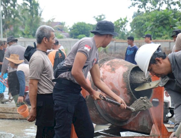 Gotong Royong Bersama Satgas Ops Damai Cartenz, Warga Mimika Rasakan Manfaat Akses Pemakaman yang Lebih Baik
