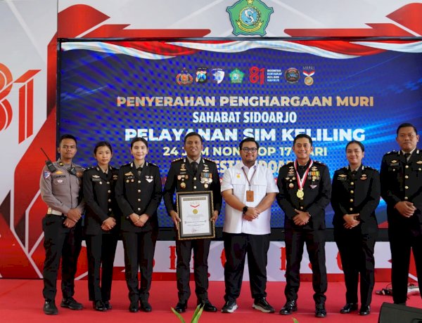 SIM Keliling Sahabat Sidoarjo 24 Jam Nonstop Raih Rekor MURI, Catat Pelayanan SIM Keliling Terlama