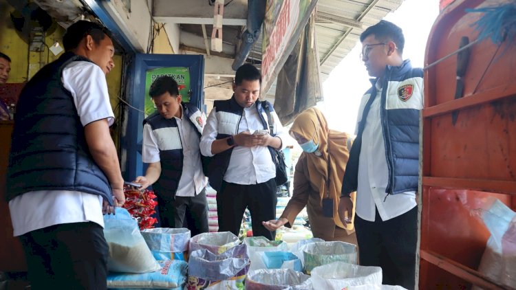 Satgas-Pangan-Polresta-Sidoarjo-Turun-Ke-Pasar,-Pastikan-Ketersediaan-Bahan-Pokok-Aman