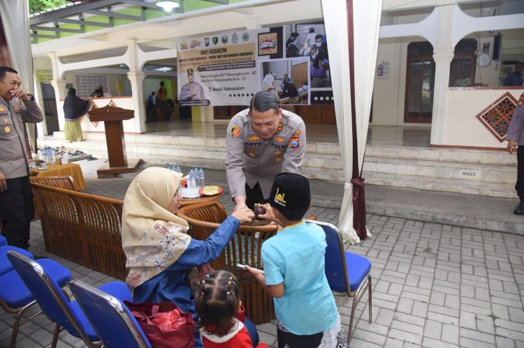 Hari Bhayangkara ke - 80 Polres Bondowoso Gelar Khitan Massal dan Cek Kesehatan Gratis