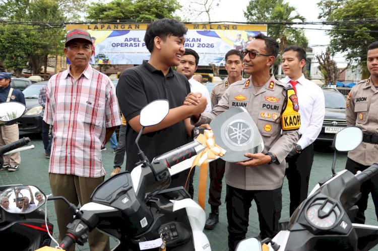 Senyum Sumringah Korban Curanmor,Polres Malang Kembalikan Motor Hasil Operasi Sikat Semeru